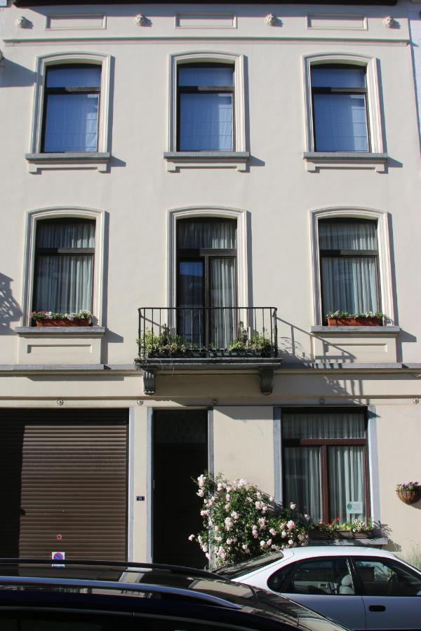 B&B Les Iris Brussel Bagian luar foto